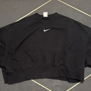 Nike Black Cropped Pullover